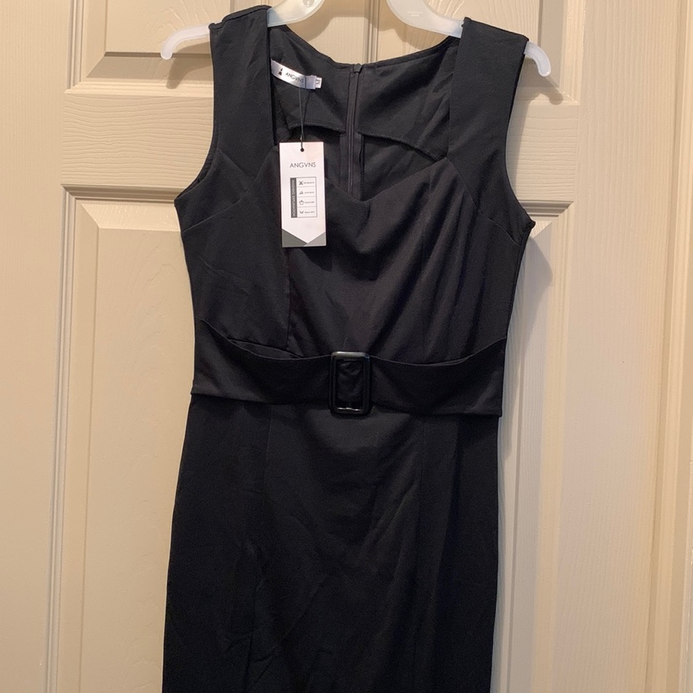 VINTAGE STYLE BLACK SLEEVELESS DRESS SIZE MEDIUM